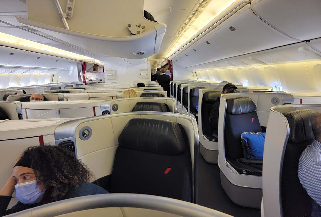 International Flights: Traveling from Europe to Houston
